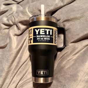 YETI Rambler 35 oz Black Rambler w/Straw Lid